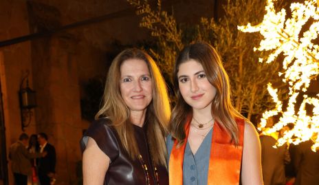  Claudia Calvillo con su hija Laia Dávila.