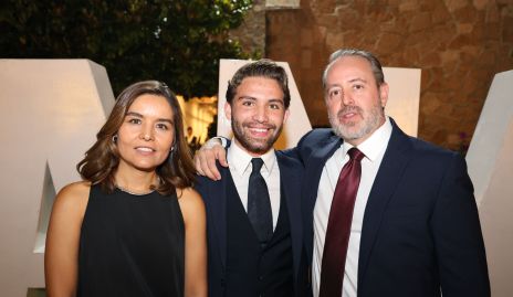  Lorena Torres y Daniel Carreras con su hijo Daniel.