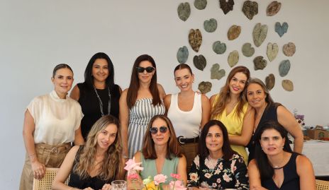  Geo Rivera con sus amigas.