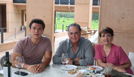  Alejandro López, Alejandro López y Guadalupe González.