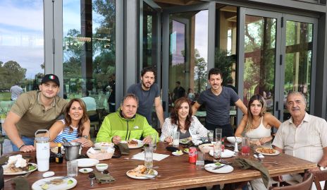  Familia Abud.