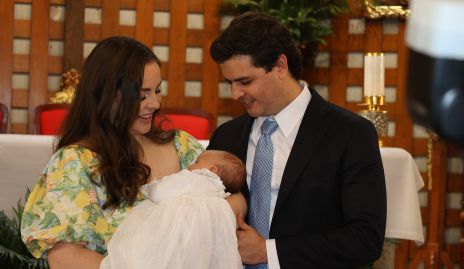  Tere Ledezma y Luis Torres con Juan Pablo.