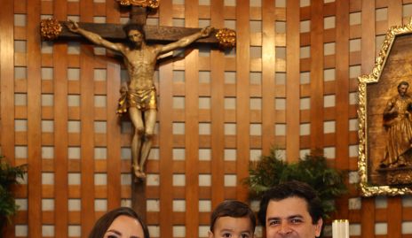  Tere Ledezma y Luis Torres con sus hijos Juan Pablo y Luisito.