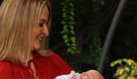  Claudia Carpizo con su nieto Juan Pablo Torres.