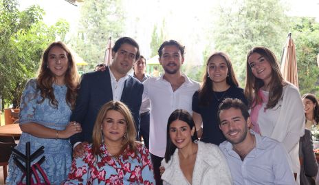  Diana Olvera, Gabriel Torres, Santiago, Úrsula, Claudia Torres, Carmenchu, Isa y Roberto.