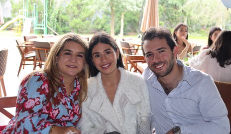  Carmenchu, Isa y Roberto.