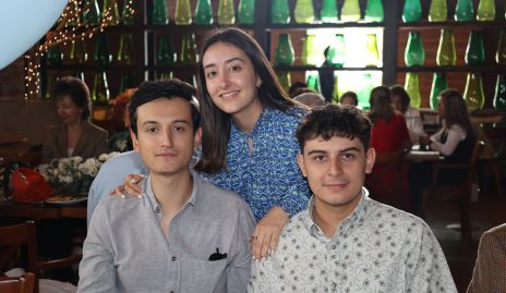  Santiago, Andrea y Andrés Ledezma.