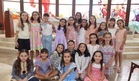  Carlota Rosillo con sus amigas.