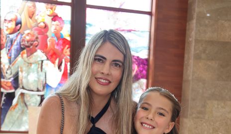  Mariana Berrones con Carlota Rosillo.
