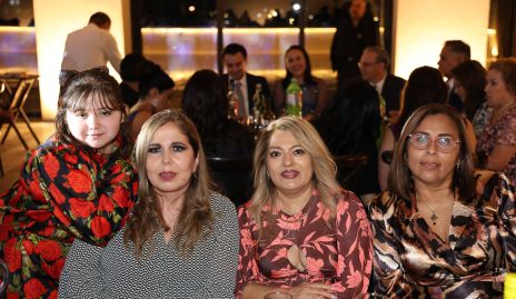  Carmen Sofía, Marisol Campos, Rocío Govea y Francisca Flores.