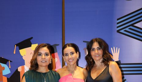  Lorena Torres, Anilú Enríquez y Claudia Artolózaga.