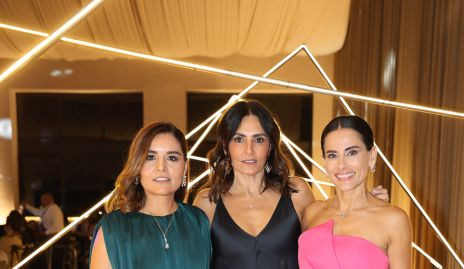  Lorena Torres, Anilú Enríquez y Claudia Artolózaga.
