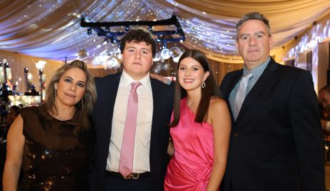  Michelle Zarur, Emilio Heinze, Manuela Zambrano y Emilio Heinze.