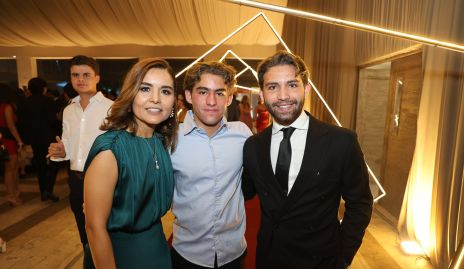  Lorena Torres con sus hijos Diego y Daniel Carreras.