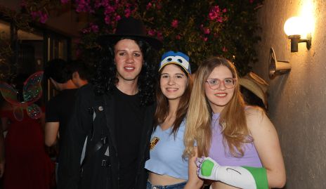  Gilberto, Valeria y Coral Mauricio Suárez.