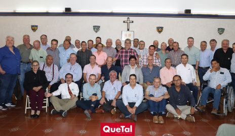 Celebraron 50 años de egresar de Primaria del Motolinía.