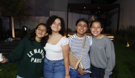  Josa Mancilla, Aitana Pérez, Isa Lozano y Camila Ayala.