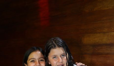  Jimena Muñoz y Mariana García.