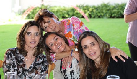  Marisol de la Maza, Chío Subirana, Meche Muñiz y Vero Franco.