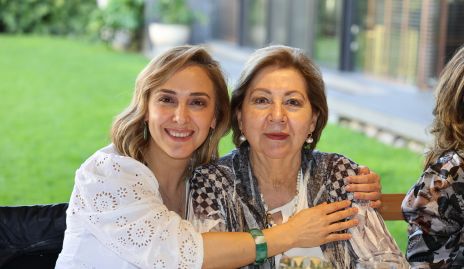  Sandra Aldrete y Lupita Estrada.
