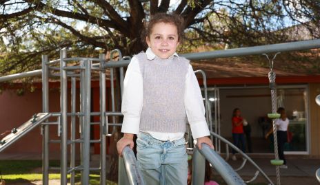  Roberta Meade Foyo.