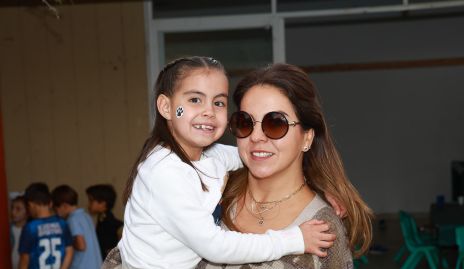  Fernanda Castillo con su hija Macarena.