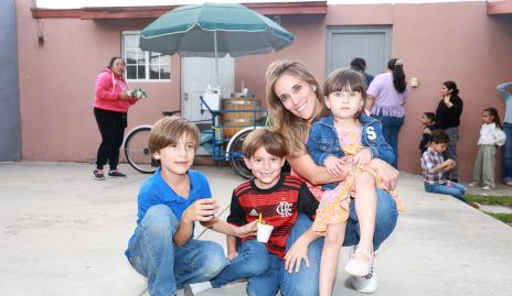  Sebastián Guerra, Daniela Llano y Sofía Guerra.
