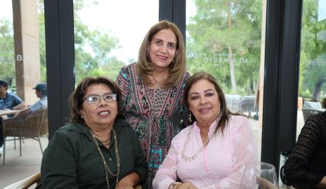  María del Carmen Martínez, Martha Acevedo y Silvia Esparza.