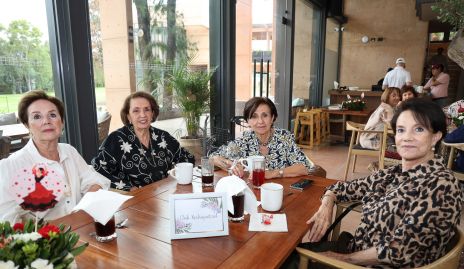  Patricia Nieto, Martha Abaroa, Leticia Martínez y Leticia Nieto.