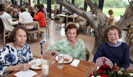  Margarita González, Alicia Villalba y Tere Iwadare.