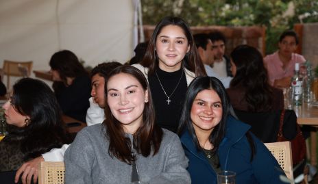  María José Álvarez, Lorena Mercado y Carolina Varela.