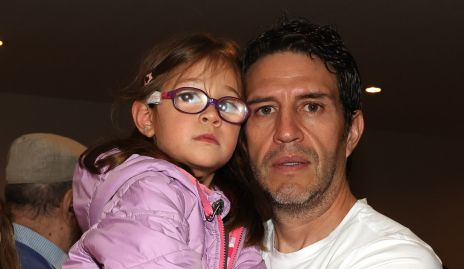  Alejandro Lomelí con su hija Lucía.