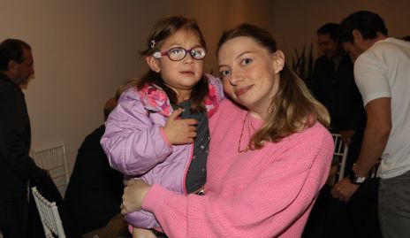  Gaby López con su hija Lucía Lomelí.