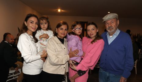  Mariana López, Paloma Carrillo, Mónica Guillén, Lucía Lomelí Gaby López y Luis López Palau.