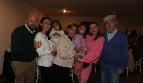  Luis Carlos López, Mariana López, Paloma Carrillo, Mónica Guillén, Lucía Lomelí, Gaby López y Luis López Palau.