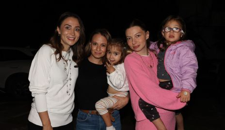  Mariana López, Paulina López, Paloma, Gaby López y Lucía.