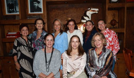  Adela Martínez, Rosy Vázquez, Alma Durón, Rocío Dávila, Silvia Esparza, Rebe Bustillos, Ana Villalobos, Diana Guel y Chela Berrones.