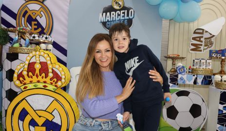  Adriana Arellano con su hijo Marcelo.
