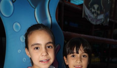  María Pía Almazán y Renata Cordero.