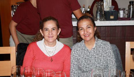  Laura Cuevas y Nereida Anaya.
