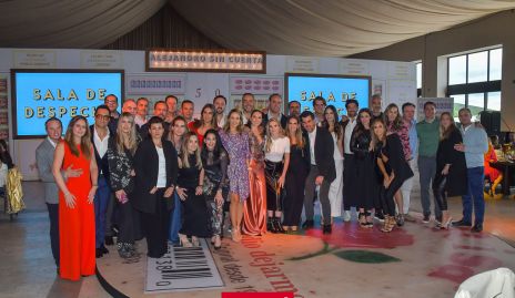  Alejandro Torres Ocejo celebrando sus 50 años con sus amigos.