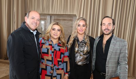  Roberto, Carmenchu, María Torres y Santiago Zamanillo.