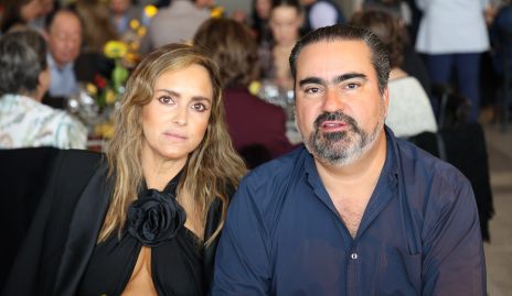  Paty Estrada y Juan José Leos.