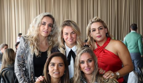  Primas, Mónica, Monse, Maribel, Lorena y María Torres.