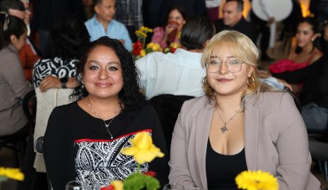  Ximena Dávila y Mireya Zárate.