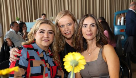  Carmenchu, Mariana Torres y Gaby Aranda.