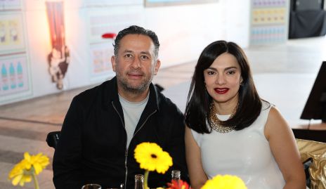  Manolo Márquez y Cassandra Mendoza.