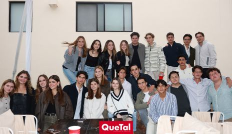 Mauricio Galván y Emilio Heinze festejando su cumple con sus amigos.