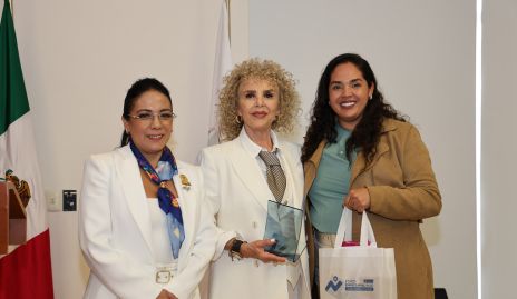  Ivette Larrea, Elizabeth Rab y Laura Medina.