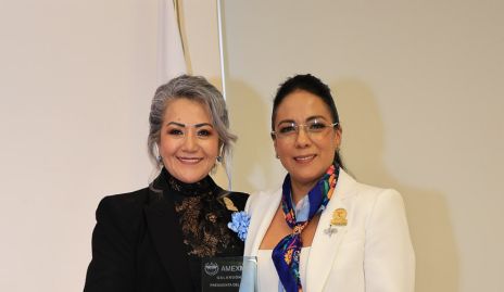  Isabel Olvera e Ivette Larrea.